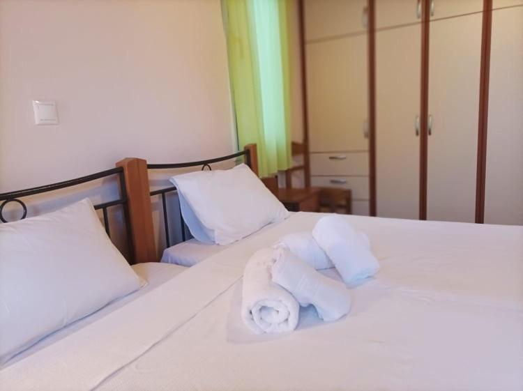 Lourantos Bayside Apartments Vathy  Exterior foto
