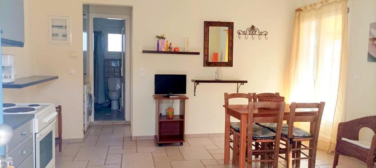 Lourantos Bayside Apartments Vathy  Exterior foto