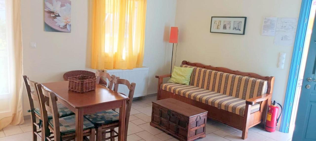 Lourantos Bayside Apartments Vathy  Exterior foto